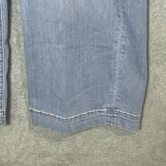 Chicos Womens Jeans Size 18P Petite Blue Wide Leg Ankle Classic Denim Light Wash - Picture 9 of 10